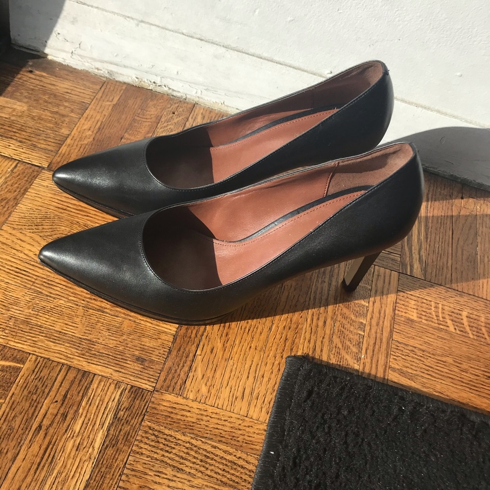 Cole Haan Black Leather Pumps Size 7